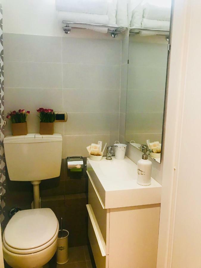 Maison Dis Raffaella Hotel Rzym Zewnętrze zdjęcie